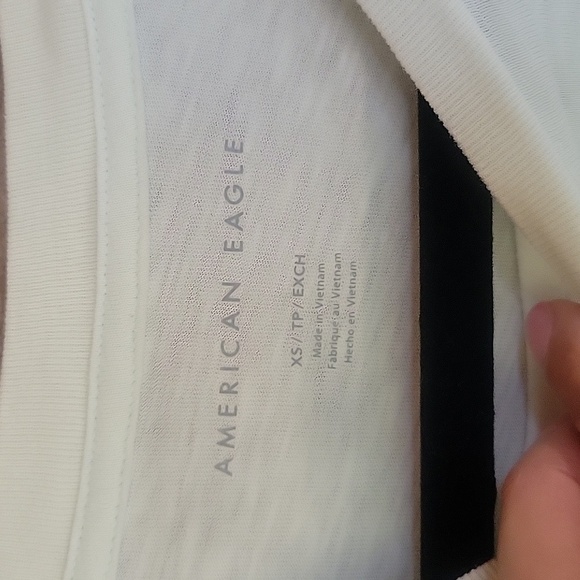 American Eagle Cropped Boxy Graphic Tee Size XSmall - Picture 3 of 5